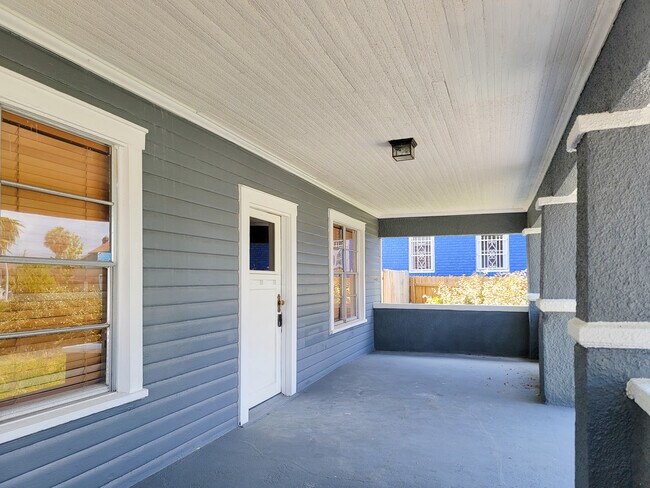Building Photo - 416 N Peninsula Dr