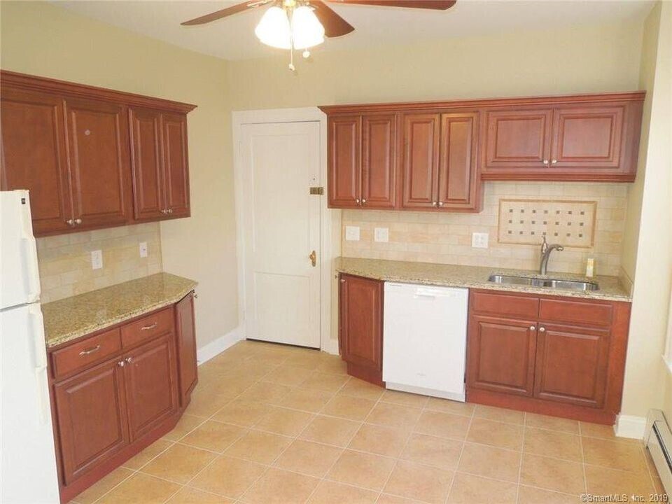 Kitchen - 79 Warren St