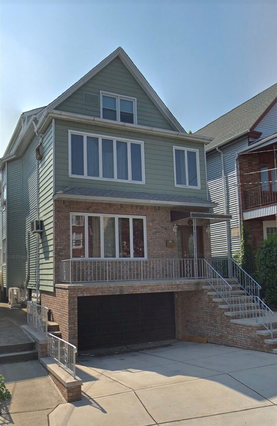 Primary Photo - 730 Avenue A