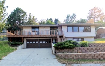 Building Photo - 2750 Greenbriar Dr