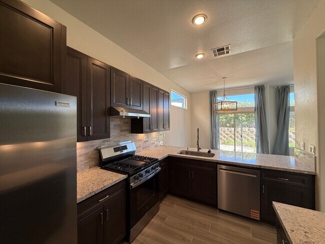 Building Photo - Amazing 3B/2.5BA House in Mira Mesa for Rent!