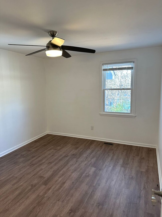 Building Photo - Single Family Home Near Lexington and West...