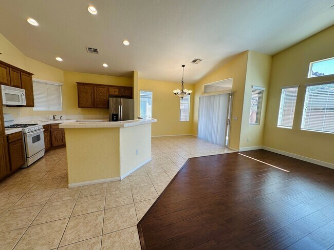 Building Photo - GORGEOUS AND SPACIOUS SINGLE STORY IN A QU...