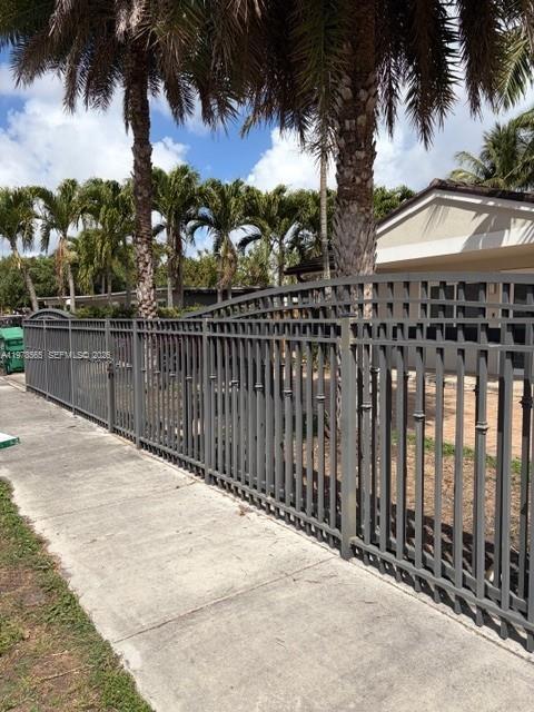 Foto del edificio - 4321 SW 99th Ct