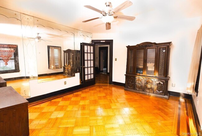Foto del edificio - 769 E 19th St