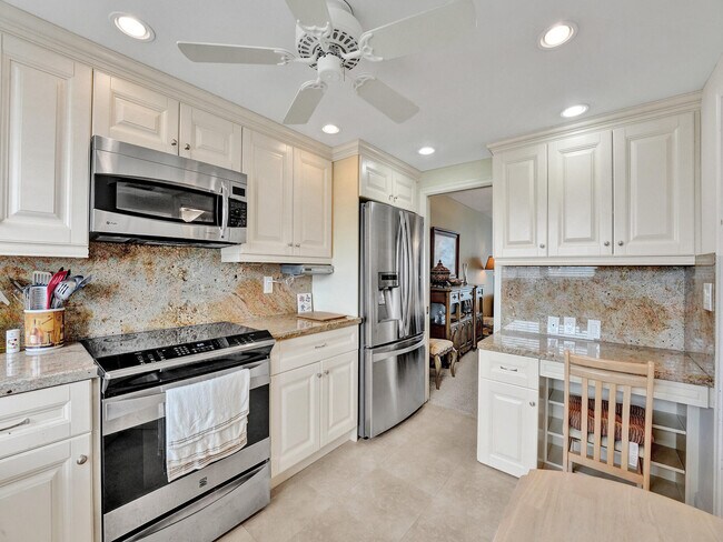 Foto del edificio - 3300 S Ocean Blvd