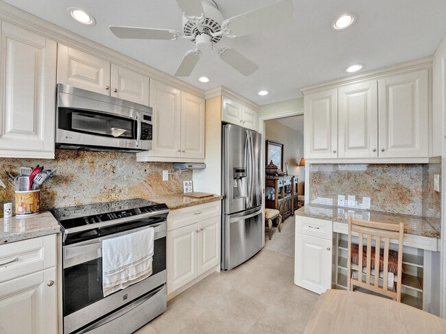 Building Photo - 3300 S Ocean Blvd