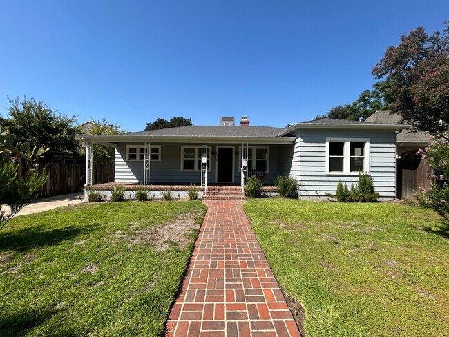 Foto del edificio - 1005 E Colton Ave