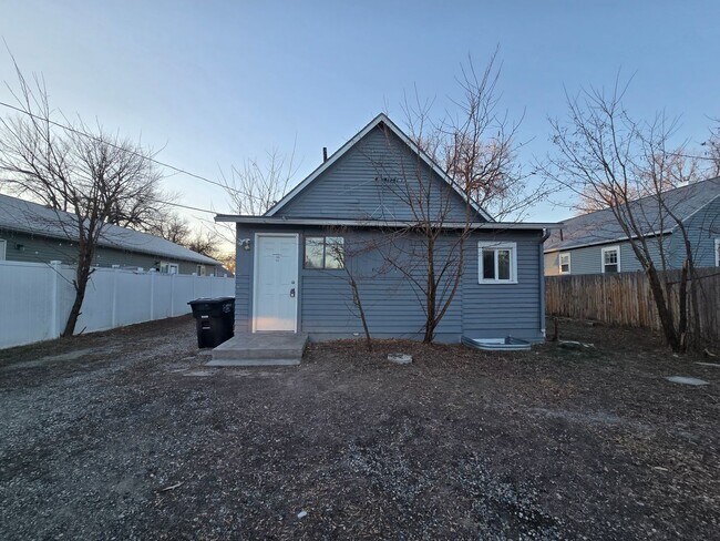 Foto del edificio - 135 Custer Ave