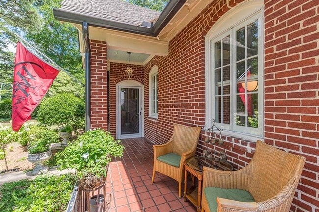 Building Photo - 1878 Cambridge Ave