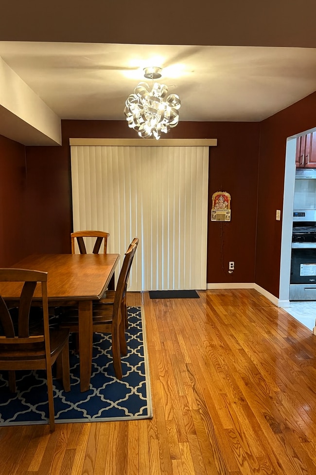 Building Photo - 7501 Hana Rd