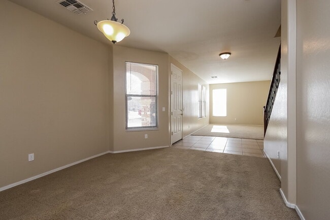 Foto del edificio - 6890 S Pearl Dr