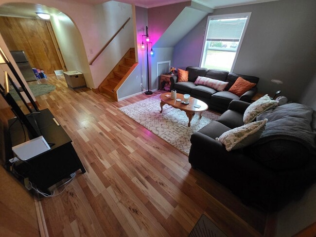 Building Photo - $1600| 4BD 1BA| 524 7th| Available 6/1/2026!