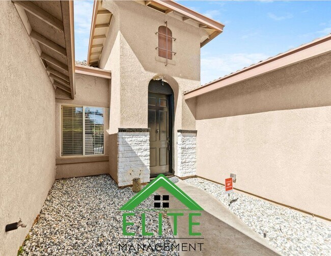 Building Photo - A Gem beautiful one-story home is ready fo...