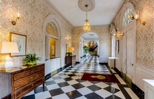 Foto del edificio - 5621 Cary Street Rd