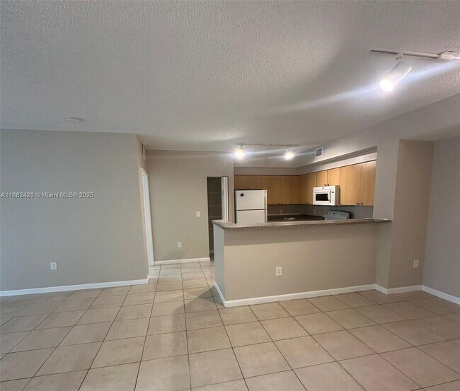 Foto del edificio - 8070 N Nob Hill Rd