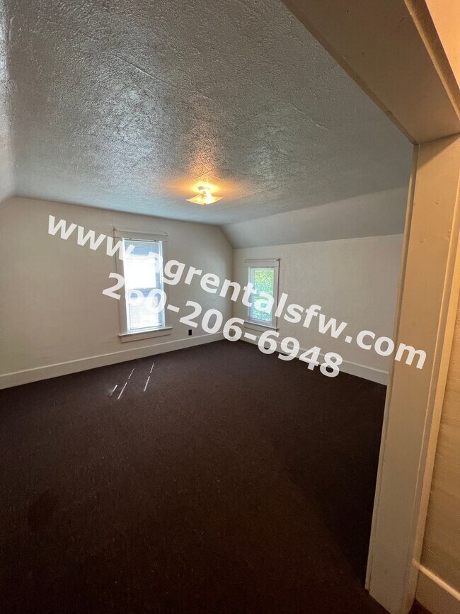 Foto del edificio - 340 W 11th St