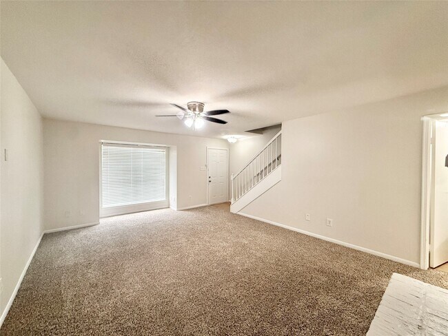 Foto del edificio - 1497 Springrock Ln