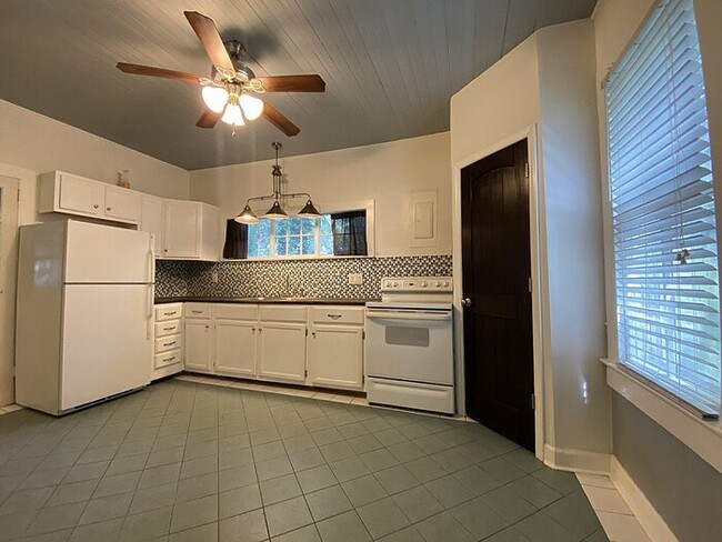 Building Photo - 725 Silver Street, Columbia, SC 29201 - Ni...