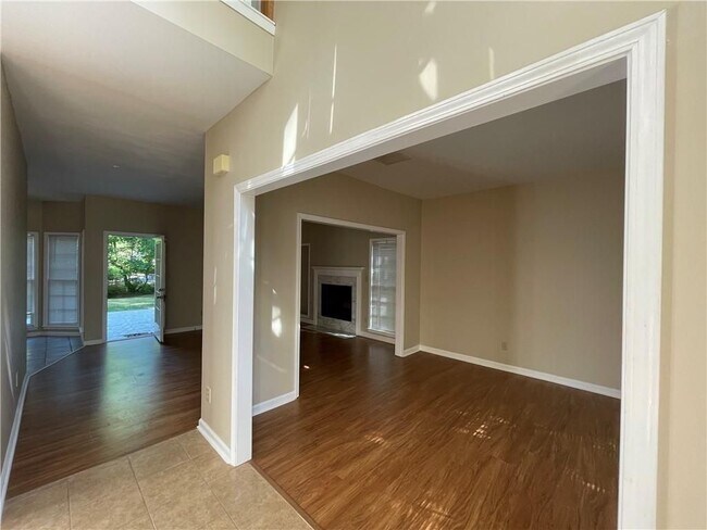 Building Photo - 10730 Pinewalk Forest Cir