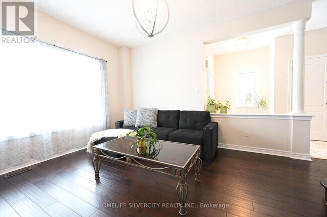 Building Photo - 6 Truscott Ave