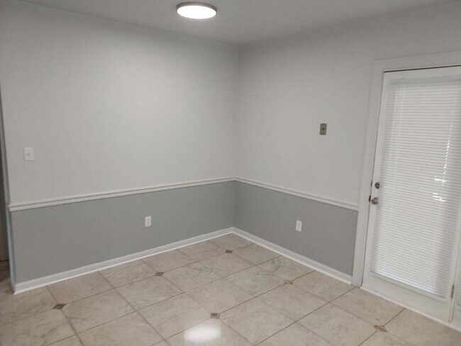 Foto del edificio - Beautiful Roanoke 2 bed 2 bath Duplex