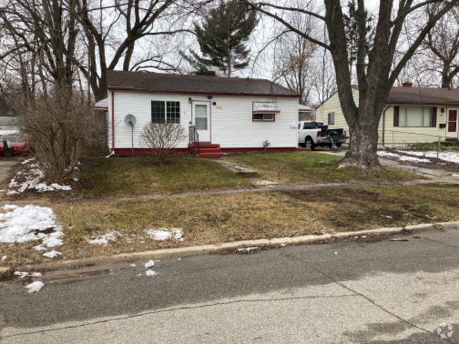Building Photo - 2719 Plainfield Ave