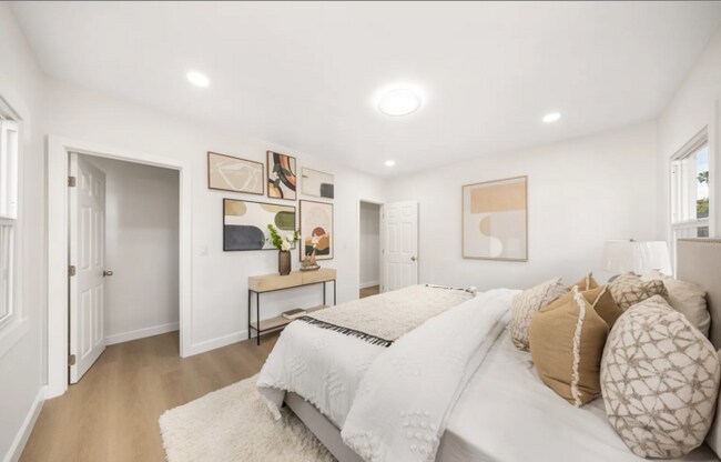 Foto del edificio - Fully Renovated Pasadena Bungalow — Brand New Interior, Huge Private Yard, 2-Car Garage