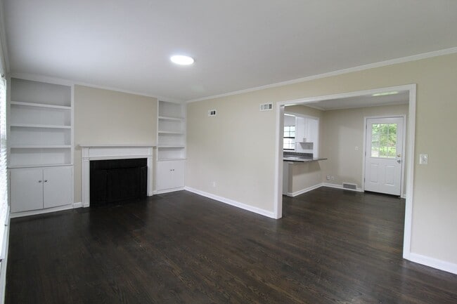 Building Photo - 1/2 Off Your August 2025 Rent On This 2 Be...