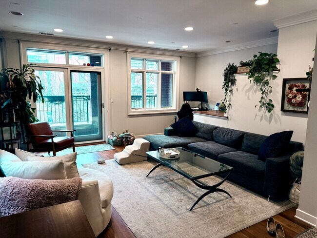 Foto del edificio - 1037 W Monroe St