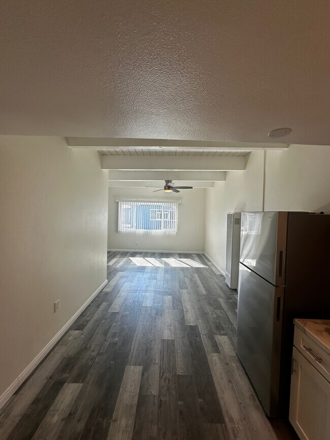 Building Photo - 324 Leatrice Ln