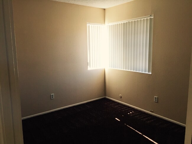 Building Photo - 1943 Padilla Dr