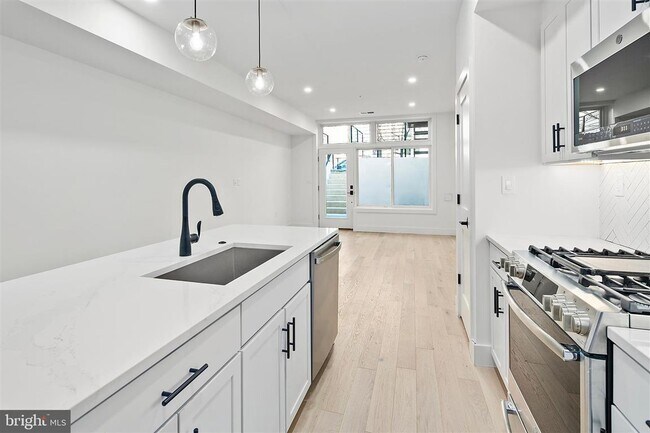 Foto del edificio - 1505 K St SE