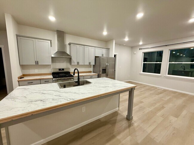 Foto del edificio - 630 Wortham Ave