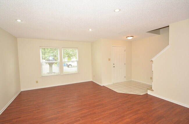 Foto del edificio - 14289 Weeping Cherry Dr
