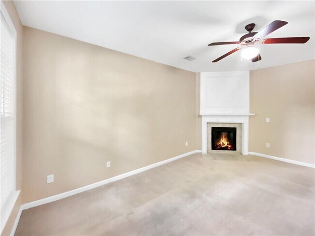 Building Photo - 336 St Claire Dr