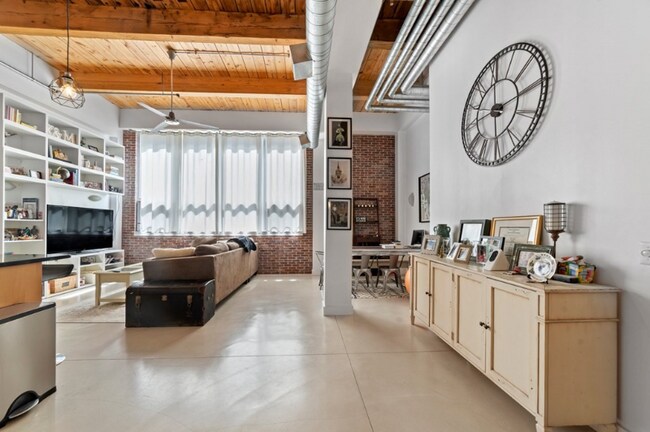 Foto del edificio - 118 Holmes St