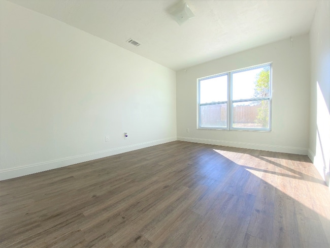 Building Photo - 925 Belvoir Dr