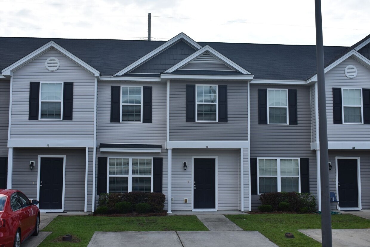 68 Bearing Cir Unit 68 BC, Port Wentworth, GA 31407 Room for Rent in