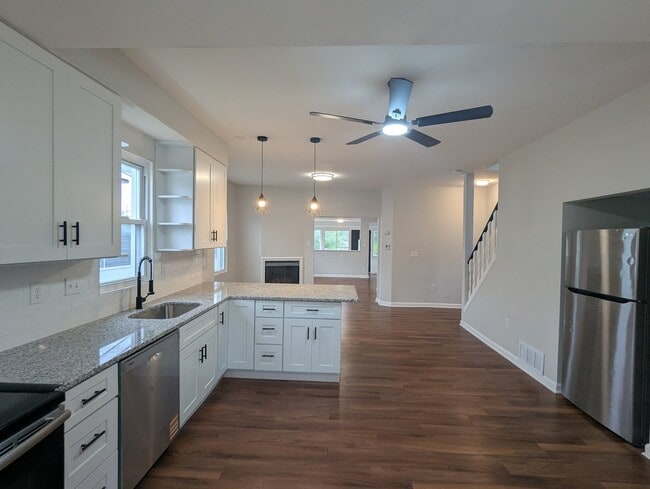 Building Photo - 5504 Carville Ave