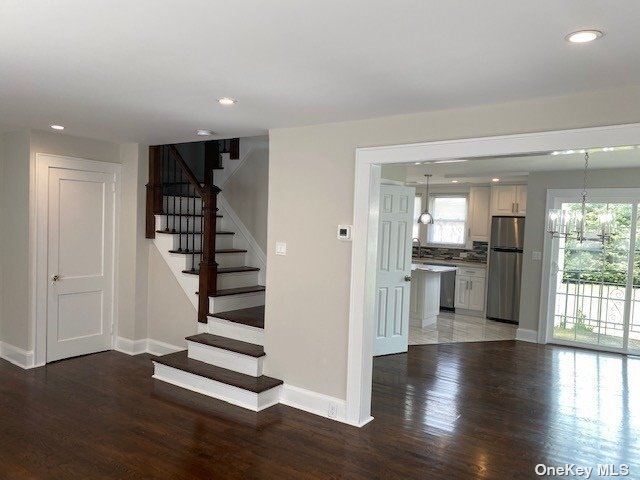 Building Photo - 10 Baylis Pl