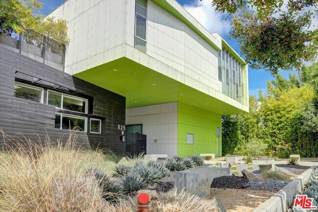Building Photo - 825 Kings Rd