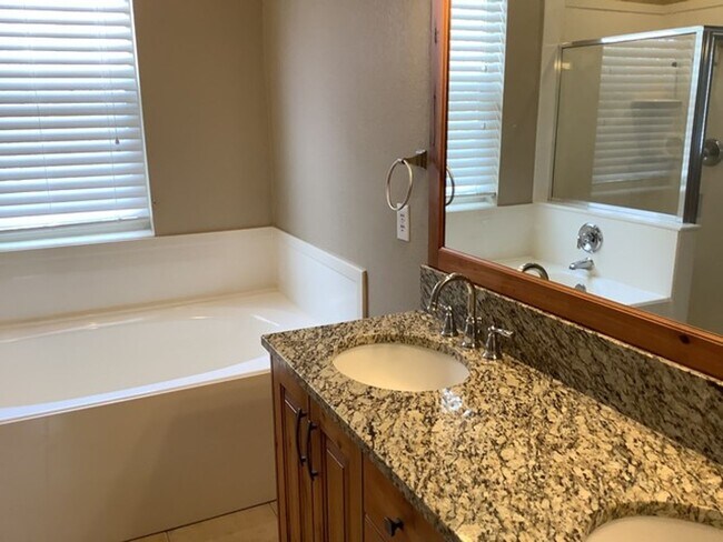 Foto del edificio - 3 Bedroom Home in Blackhawk Station