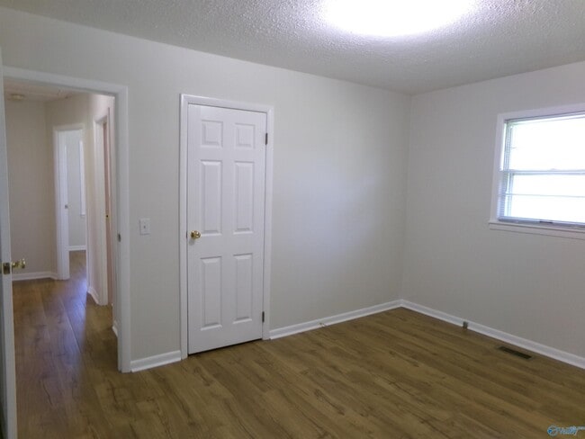 Building Photo - 1709 Oscar Patterson Rd