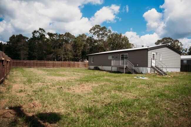 Foto del edificio - 2545 Lee Turner Rd