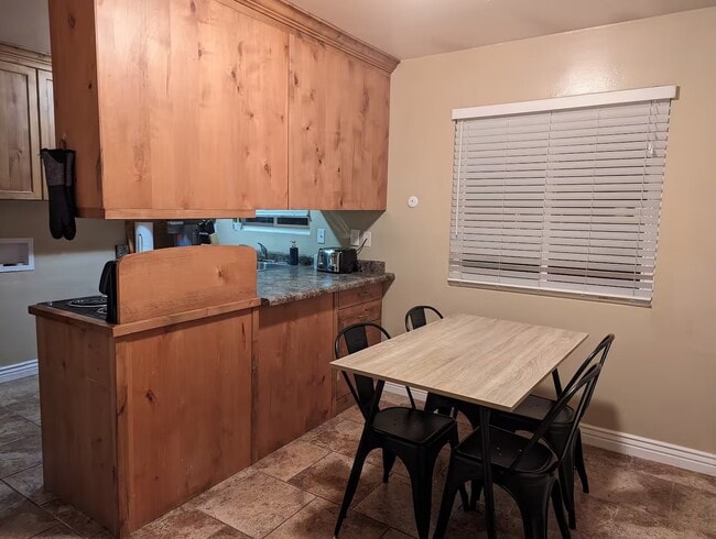 Building Photo - 567 Tiffany Town Dr