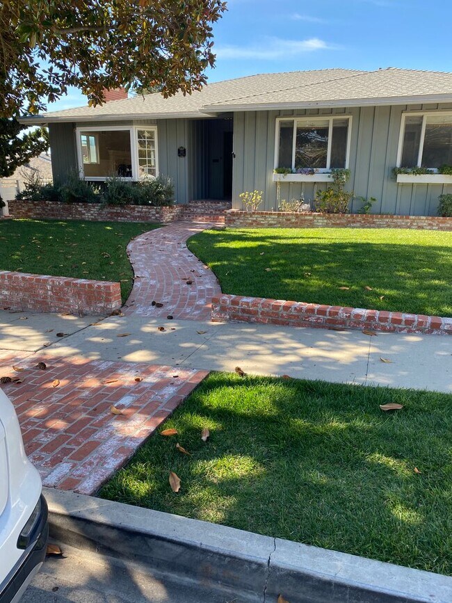 Foto del edificio - Beautiful Home in the Ventura Foothills