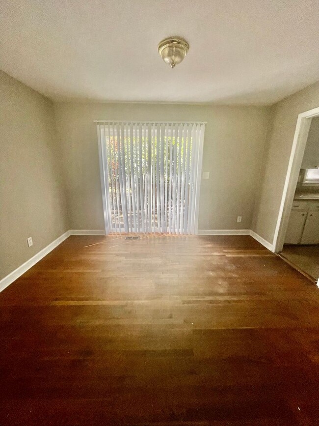 Building Photo - Must see This 4 Bedroom 2 Bath Tri Level Home. Located Close to Sugar Creek Rd and N. Tryon St