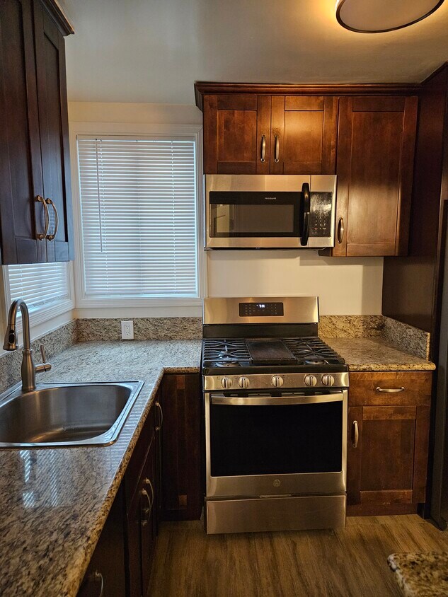 Foto principal - 1846 Scott Rd