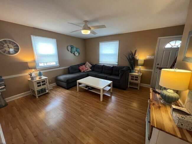 Foto del edificio - 406 N Dorset Ave